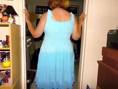 Gros seins, Brunette brune, Gorge profonde, Mère que j'aimerais baiser, Naturelle, Orgasme, Sous la jupe, Épouse