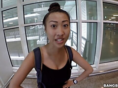 Asiatique, Gros cul, Gros seins, Sucer une bite, Brunette brune, En levrette, Argent, De plein air