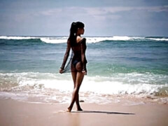 Asiatisch, Strand, Braunhaarige, Fingern, Klaffend, Lingerie, Masturbation, Jungendliche (18+)