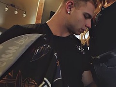 Grosse bite, Blonde, Sucer une bite, Faciale, Hard, Mamelons, Rasée, Suçant