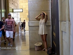 Grosser arsch, Grosse titten, Flashen, Öffentlich, Muschi, Dürr, Solo, Titten