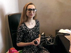 18 ans, Gode, Double pénétration, Doigter, Lunettes, Réalité, Solo, Jouets