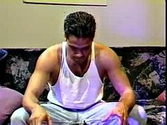 Grosse bite, Brunette brune, Tir de sperme, Double pénétration, Suçant, Plan cul à trois, Nénés, Rétro ancien