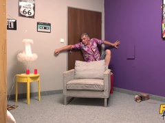 Arschlecken, Bad, Hundestellung, Aufs gesicht abspritzen, Frau frau mann, Fingern, Hintern versohlen, Zug