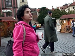 Braunhaarige, Tschechisch, Oma, Behaart, Hd, Reif, Öffentlich, Realität