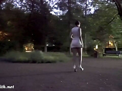Amateur, Brunette brune, Queue, Femelle, Public, Russe, Rasée, Sous la jupe