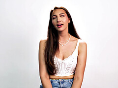 18 jaar, Enthousiasteling, Grote mammen, Vingeren, Kut duiken, Geschoren, Alleen, Tiener