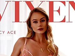 18 ans, Grosse bite, Sucer une bite, En levrette, Seins naturels, Chatte, Adolescente, Nénés