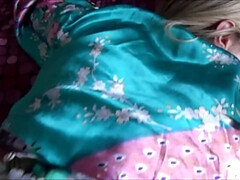 Enthousiasteling, Grote mammen, Blond, Pijpbeurt, Hondjeshouding, Brillen, Moeder, Taboe