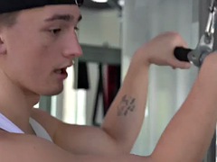 In den arsch, Grosser schwanz, Schwarz, Schwul, Sporthalle, Hardcore, Muskel, Öffentlich