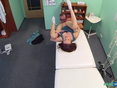 素人, フェラチオ, 医者, バック, 指いじり, なめる, 看護婦, ユニフォーム