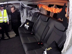 Nana, Sucer une bite, Voiture, Fétiche, Hard, Police, Public, Nénés