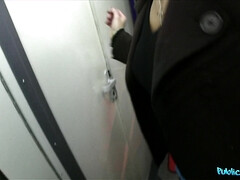 Amateur, Salle de bains, Sucer une bite, Faciale, Argent, De plein air, Chatte, Train