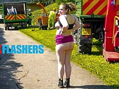 イギリス人, デブ, 女, 指いじり, オナニー, オーガズム, 放尿, おもちゃ