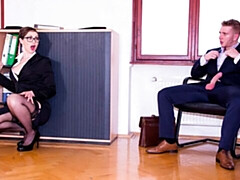 Большой член, Большие сиськи, Минет, Брюнетки, Собачьи, Милф, Короткая стрижка, Чулки