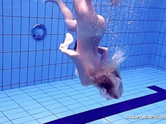 Blonde, Européenne, Femelle, Nue, Piscine, Public, Softcore, Sous marin