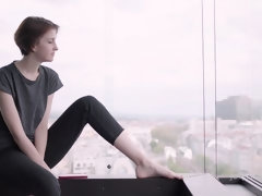 Arsch, Blasen, Braunhaarige, Handjob, Lecken, Nackt, Natürlichen titten, Kurzes haar