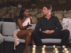 En levrette, Noir ébène, Interracial, Seins naturels, Nue, Piercing, Rugueux, Nénés