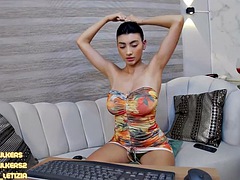 Amateur, Chica, Tetas grandes, Morena, Tetas, Bajo la falda