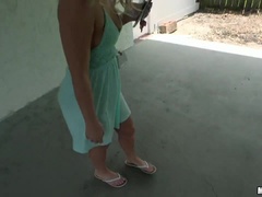 Blondine, Hundestellung, Handjob, Masturbation, Im freien, Muschi, Tätowierung, Titten