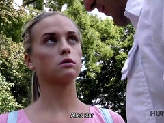 Vinna Reed's tight Czech pussy gets pounded in park by intelligente Ab holung