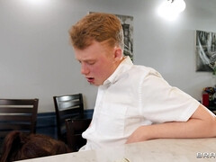 Pijpbeurt, Bruinharig, Omie, Rijpe lesbienne, Moeder die ik wil neuken, Moeder, Toilet