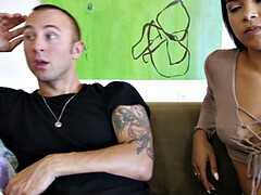 Cul, Brunette brune, Pieds, Embrassement, Seins naturels, Actrice du porno, Adolescente, Nénés