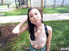 18 jaar, Aziatisch, Pijpbeurt, Bruinharig, Sperma shot, Hardcore, Hd, Buiten