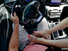 Coche, Polla, Estilo perrito, Masturbacion con pies, Interracial, Al aire libre, Falda, Juguetes