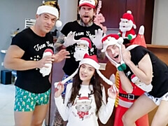 18 jaar, Grote kont, Pijpbeurt, Bruinharig, Hondjeshouding, Natuurlijke tieten, Tiener, Tieten likken