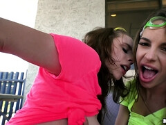 Bikini, Rubia, Morena, Lamidas, Al aire libre, Perforación, Coño, Tetas