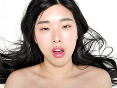 18 ans, Sucer une bite, Tromperie, Gorge profonde, En levrette, Petite femme, Réalité, Adolescente