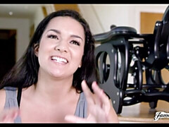 Grote kont, Grote mammen, Bruinharig, Ondergoed, Masturbatie, Mager, Strippen, Tiener