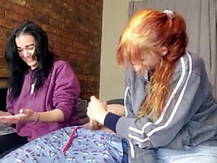 Grosser schwanz, Spermaladung, Frau frau mann, Handjob, Wichsen, Zierlich, Flotter dreier