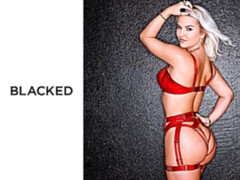 Culo grande, Verga grande, Tetas grandes, Rubia, Mamada, Estilo perrito, Interracial, Cabello corto