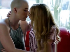 Kont, Mooi, Blond, Rondborstig, Diep in de keel, Vingeren, Lesbisch, Natuurlijk