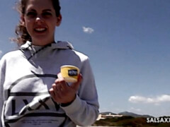 素人, デカチン, フェラチオ, 茶髪の, 手コキする, なめる, オナニー, アウトドア