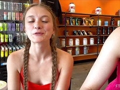 Braunhaarige, Freundin, Lesbisch, Masturbation, Zierlich, Jungendliche (18+), Titten, Spielzeuge