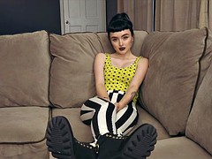 Брюнетки, Женское доминирование, Волосатые, Молоденькие