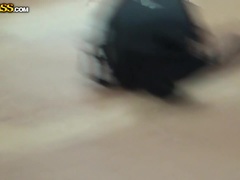 Brunette brune, Masturbation, Se déshabiller