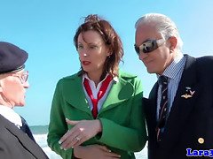 Brunette brune, Latex, Léchez, Mature, Mère que j'aimerais baiser, Maman, Chatte, Belle mère