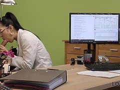 Кастинг, Минет, Брюнетки, Собачьи, Очки, Секс без цензуры, В офисе, Молоденькие