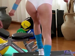 美女, 大学生, ジム, レズビアン, なめる, オマンコ, おもちゃ, バイブレーター