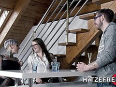 Zoenen, Lesbisch, Likken, Masturbatie, Moeder die ik wil neuken, Kut duiken, Kousen, Tieten likken