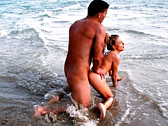 18 jaar, Grote lul, Blond, Hondjeshouding, Natuurlijke tieten, Mager, Tiener, Tieten likken