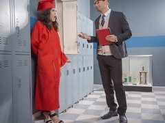 Sucer une bite, Brunette brune, Poilue, Branlette thaïlandaise, Seins naturels, Dénudage, Adolescente, Nénés