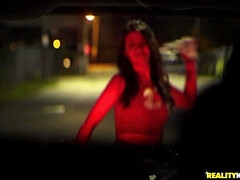 Amateur, Cul à la bouche, Noire, Bâillonner, Fille latino, Seins naturels, Piercing, Plan cul à trois