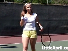 Enthousiasteling, Diep in de keel, Vrouw, Tepels, Buiten, Alleen, Tiener, Oud