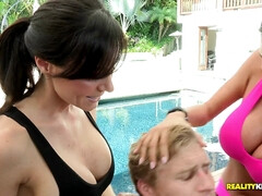 Anal, Cul, Gros seins, 2 femmes 1 homme, Français, Italienne, De plein air, Piercing