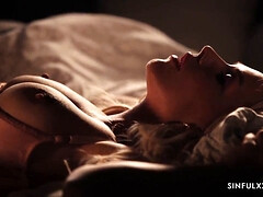 Grote mammen, Pijpbeurt, Vrouw, Vingeren, Moeder die ik wil neuken, Kut duiken, Geschoren, Kousen